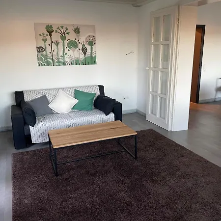 아파트 Gartenapartment Mit Ausblick Stadtnah