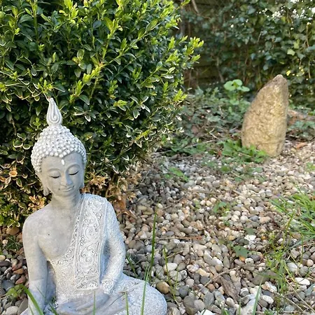 Gartenapartment Mit Ausblick Stadtnah *