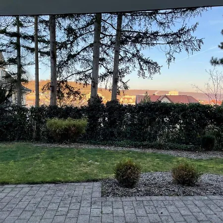 아파트 Gartenapartment Mit Ausblick Stadtnah *
